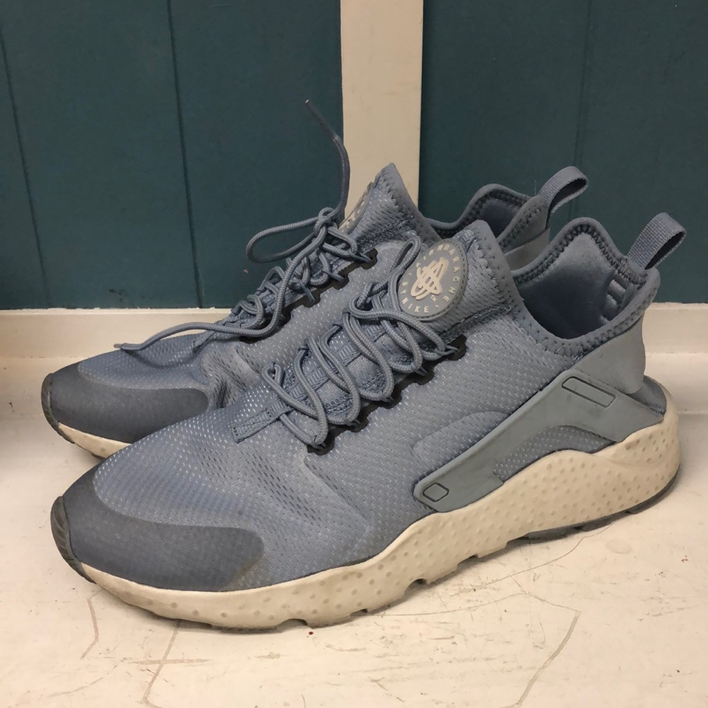NIKE AIR HUARACHE RUN ULTRA-Women's‎ size 12 Trainer 819151-402 light blue